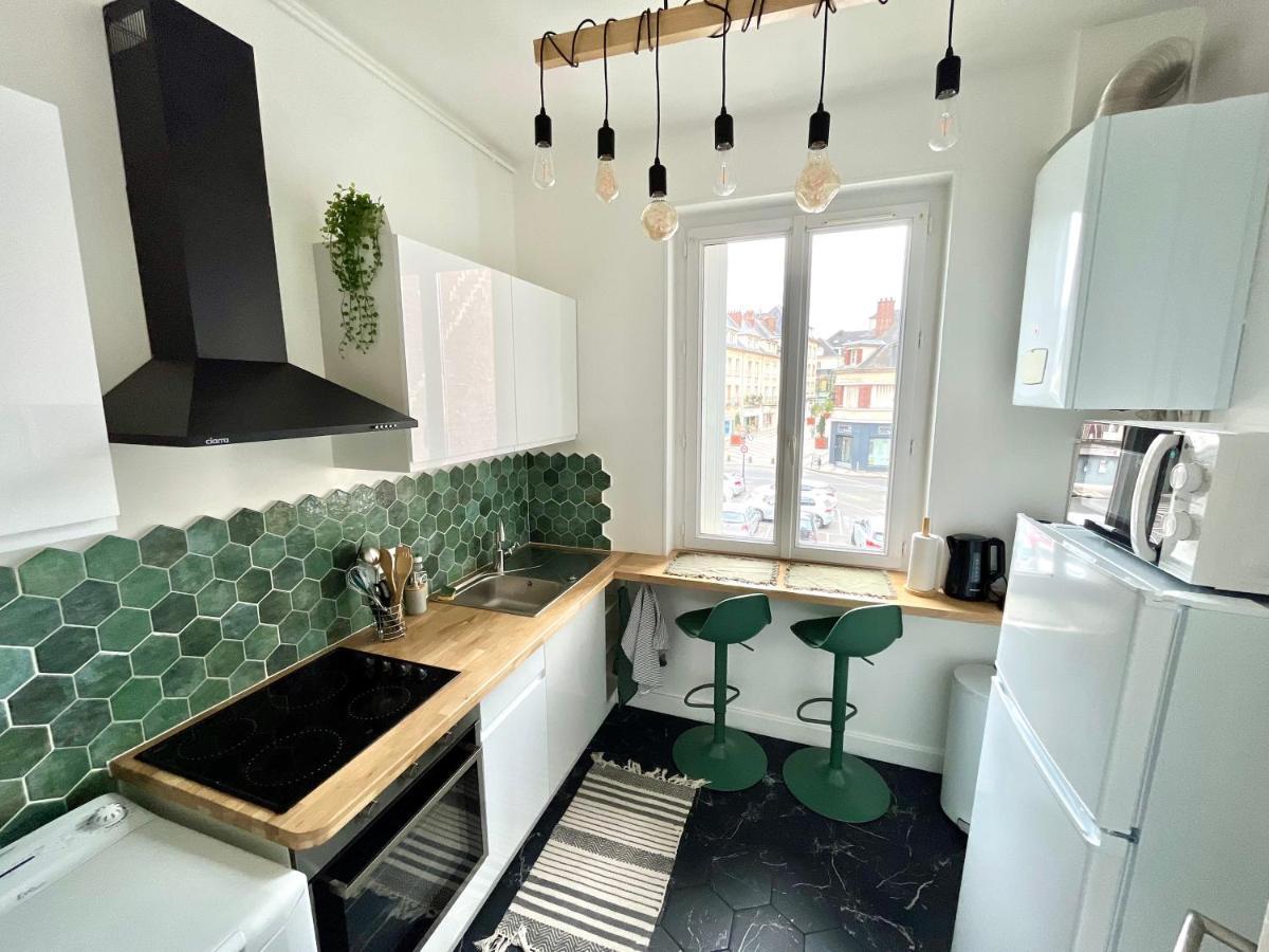Appartement Entier En Plein Coeur Du Centre Ville Compiègne Exteriör bild